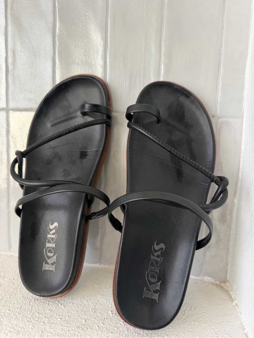 Kork-Ease Black Thin-Strap Toe Loop Sandals
